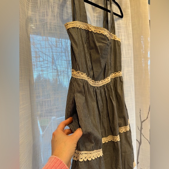 Suzabelle dress women’s medium - Picture 3 of 13